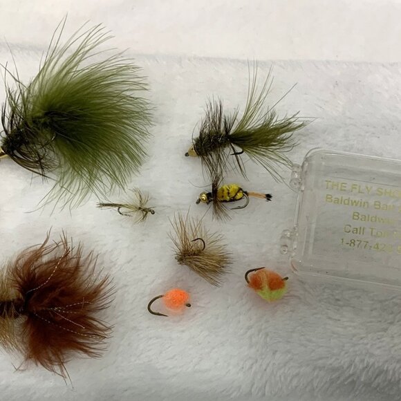 Vintage Lot Of 9 Fly Fishing Lures Various Colours Sizes Good Condition - Picture 2 of 2